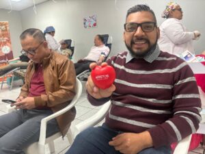 Voluntarios de Grupo Aristos se visten de héroes con programa Dona y Salva Vidas.